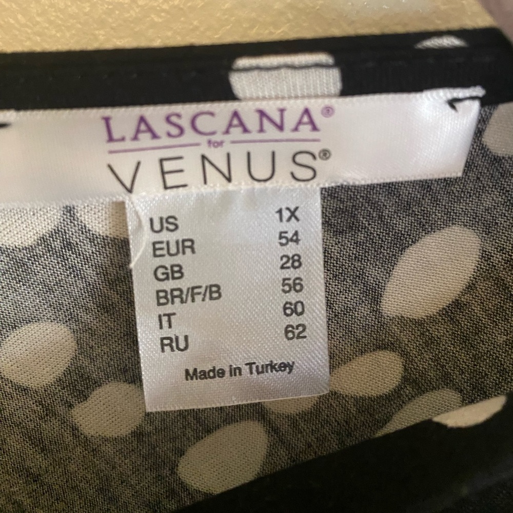 Venus - NWOT- black and white polka dot Maxi dress. Brand new- never worn- 1X - Picture 3 of 4